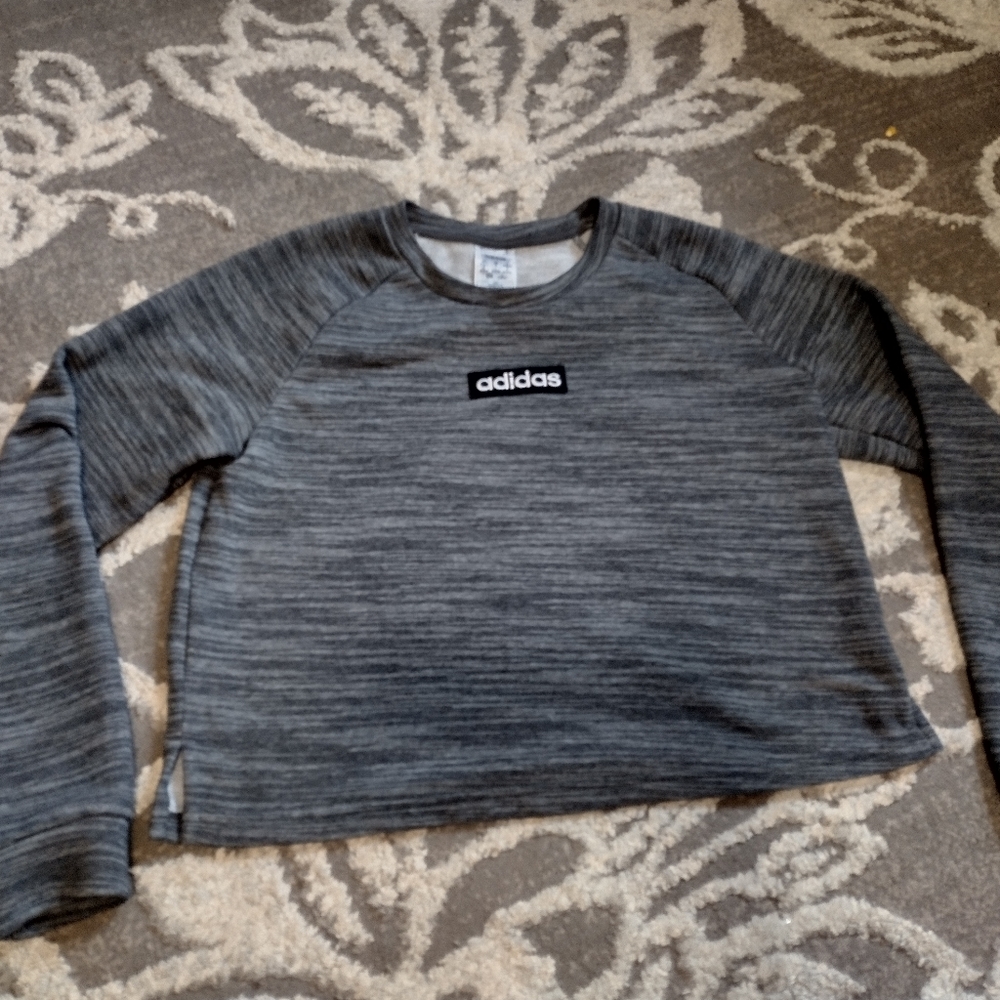 Adidas essential crewneck cropped